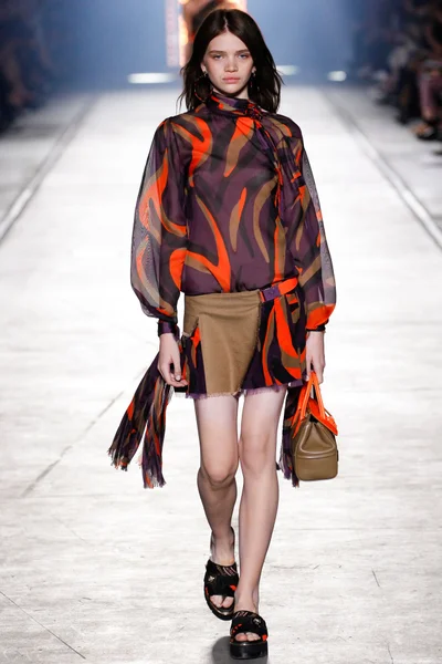 Look 39